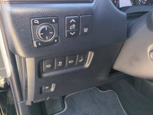 Used 2022 Lexus GX 460 image 36