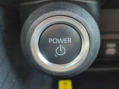 Used 2024 Toyota Venza Limited image 16