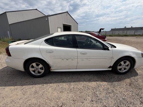 Used 2008 Pontiac Grand Prix w/ Preferred Package FWD image 55