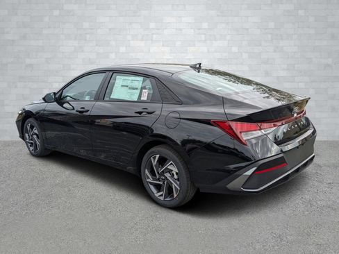 New 2025 Hyundai Elantra Sport image 7