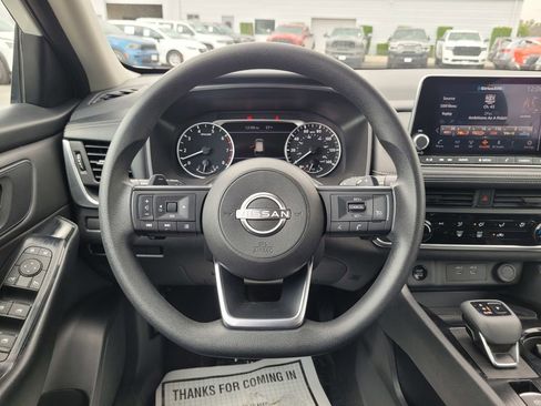 Used 2024 Nissan Rogue S AWD/4WD image 16