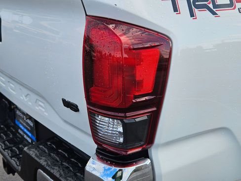 Used 2021 Toyota Tacoma SR image 11