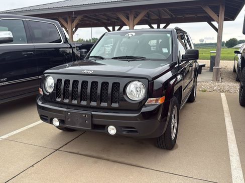 Used 2015 Jeep Patriot Sport FWD image 1