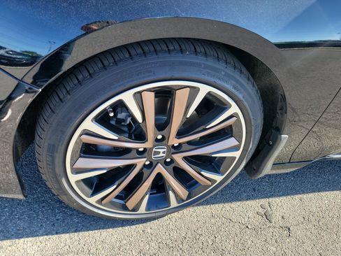 Used 2019 Honda Accord Touring image 8