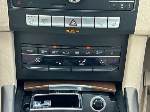 Used 2016 Mercedes-Benz E 350 4MATIC Sedan image 29