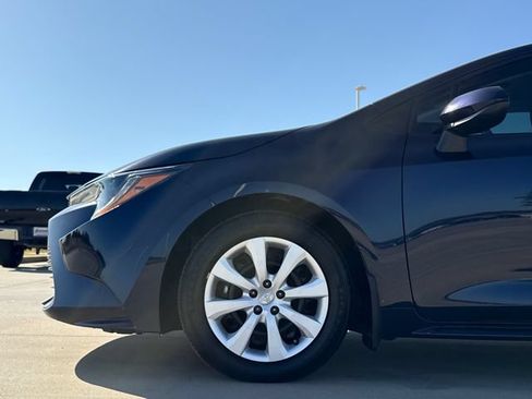 Used 2024 Toyota Corolla LE FWD image 5