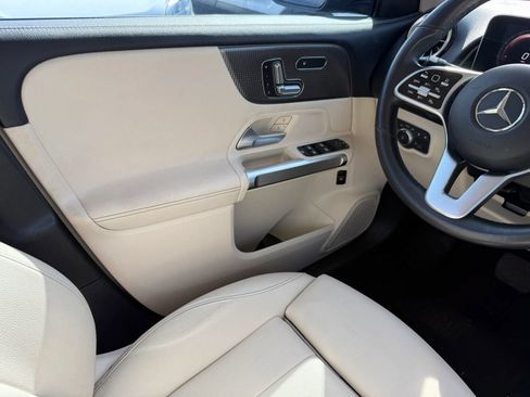 Used 2021 Mercedes-Benz GLB 250 image 13