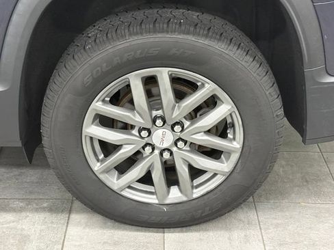 Used 2019 GMC Acadia SLT AWD/4WD image 7