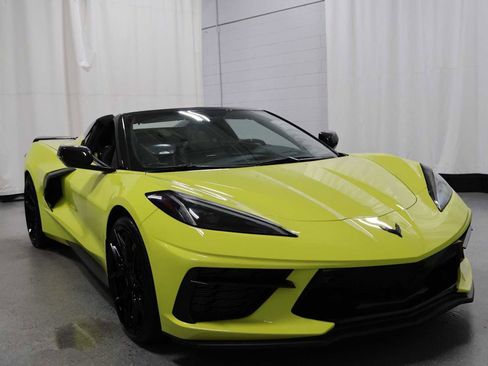 Used 2023 Chevrolet Corvette Stingray Premium Conv w/ Z51 Performance Package RWD image 13