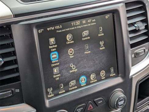 Used 2017 RAM 1500 Classic SLT w/ SLT Plus D￩cor Group image 19