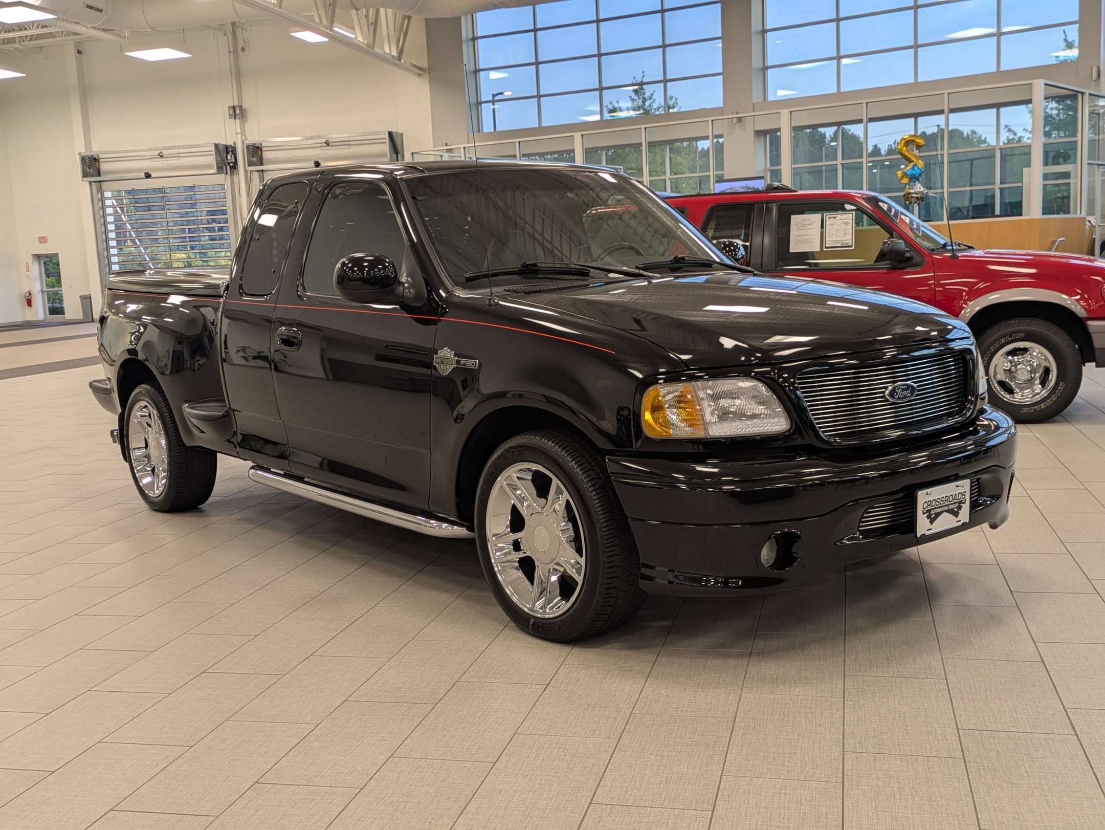 Used 2000 Ford F150 Harley-Davidson RWD image 1