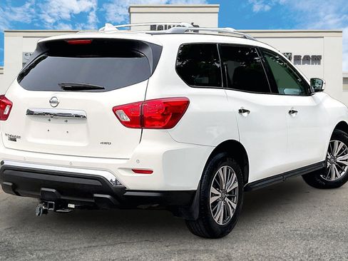 Used 2019 Nissan Pathfinder S AWD/4WD image 2