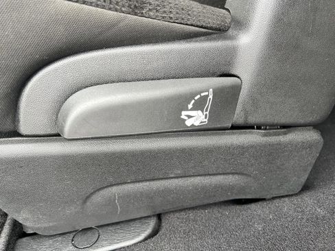 Used 2019 Dodge Grand Caravan SE w/ UConnect Hands-Free Group FWD image 37