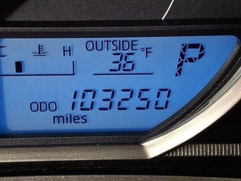 Used 2015 Toyota RAV4 LE image 19