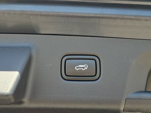 Used 2024 Hyundai Palisade Limited FWD image 7