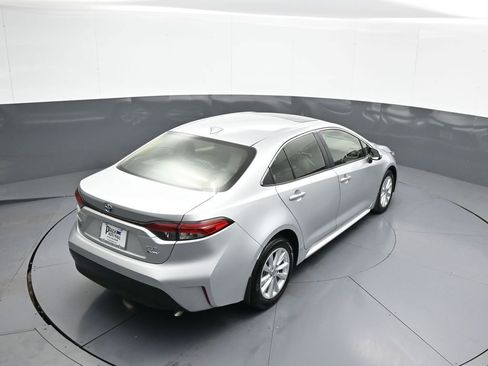 Used 2025 Toyota Corolla XLE image 37