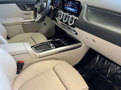 Certified 2025 Mercedes-Benz GLA 250 image 20