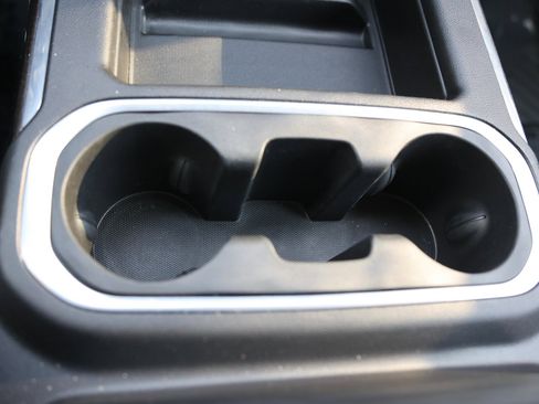 Used 2022 Chevrolet Silverado 1500 RST w/ LPO, Blackout Package image 34