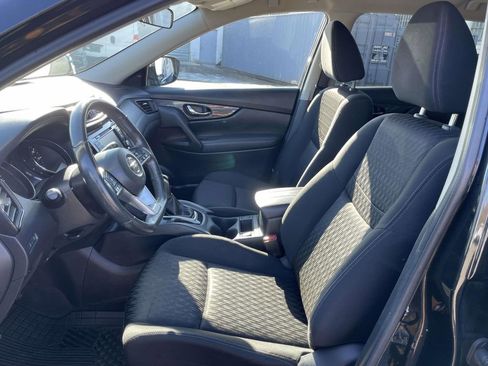 Used 2018 Nissan Rogue SV image 12