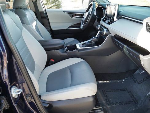 Used 2021 Toyota RAV4 XLE Premium image 53