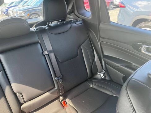 Used 2025 Jeep Compass Trailhawk AWD/4WD image 35