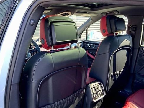 Certified 2026 Porsche Macan image 26