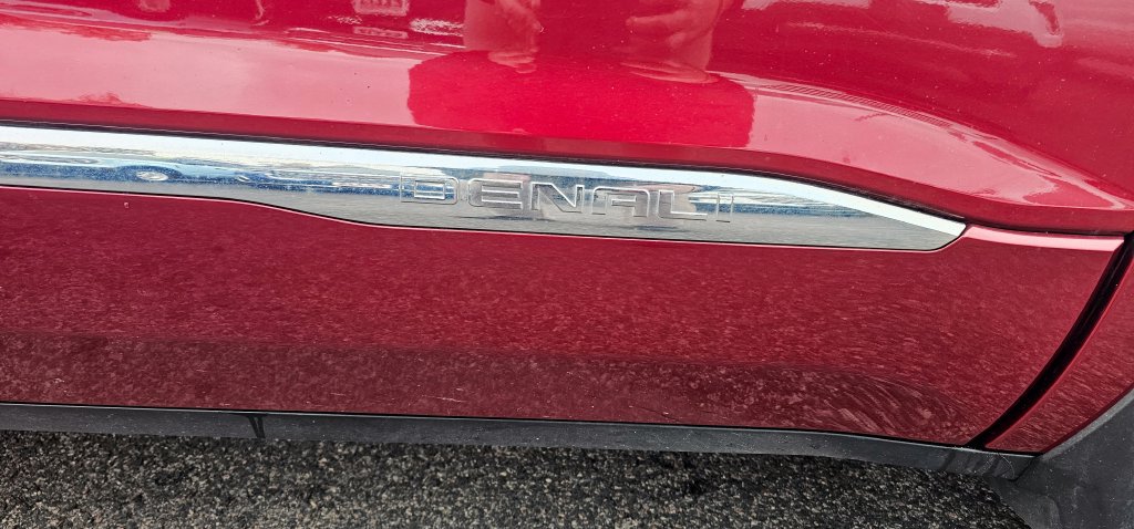 Used 2019 GMC Acadia Denali w/ Technology Package AWD/4WD image 12