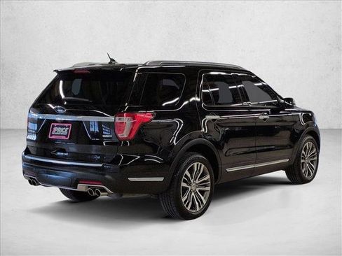 Used 2018 Ford Explorer Platinum image 5