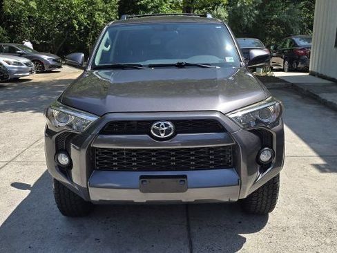 Used 2019 Toyota 4Runner SR5 AWD/4WD image 8