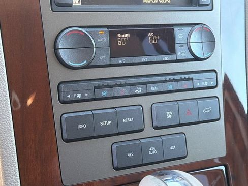 Used 2014 Lincoln Navigator 4WD image 14