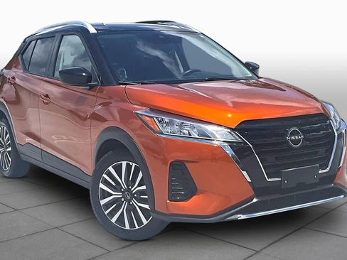 Used 2023 Nissan Kicks SV FWD image 3