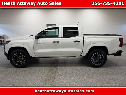 Used 2024 Chevrolet Colorado W/T image 1