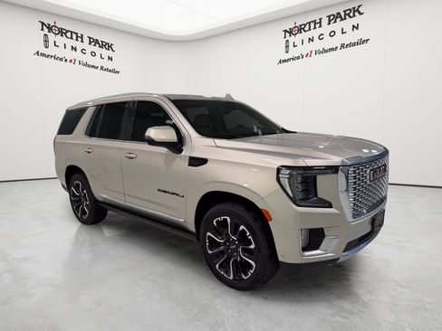 Used 2023 GMC Yukon Denali w/ Denali Reserve Package AWD/4WD image 7