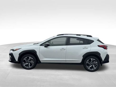 Used 2024 Subaru Crosstrek 2.0i Premium image 4