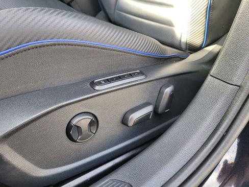 Used 2024 Volkswagen Golf R AWD/4WD image 18