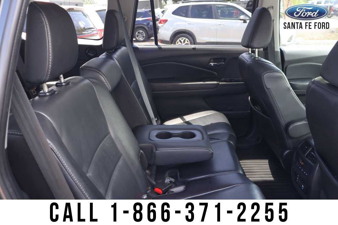 Used 2017 Honda Pilot Touring image 24