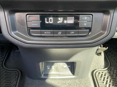 New 2026 Volkswagen Atlas Peak Edition AWD/4WD image 10