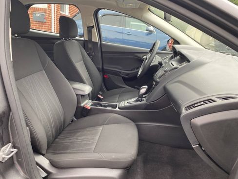 Used 2015 Ford Focus SE w/ Reverse Sensing Package FWD image 18