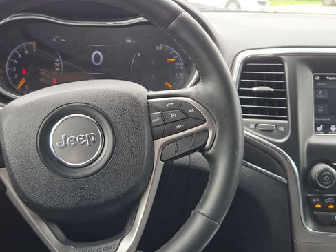 Used 2018 Jeep Grand Cherokee Limited AWD/4WD image 19