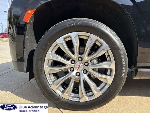 Used 2024 GMC Yukon XL Denali w/ Denali Reserve Package image 7