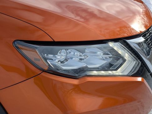 Used 2020 Nissan Rogue SL w/ Premium Package image 38