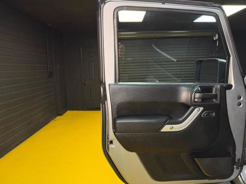Used 2014 Jeep Wrangler Sahara AWD/4WD image 15
