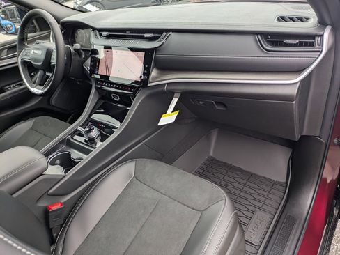 New 2026 Jeep Grand Cherokee Altitude AWD/4WD image 27