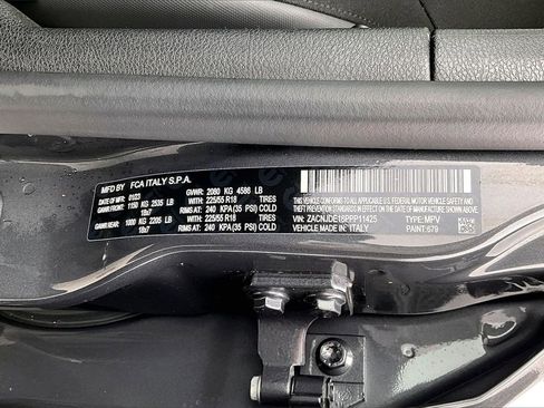 Used 2023 Jeep Renegade Altitude w/ Sun/Sound Group image 18