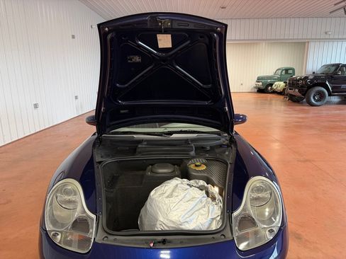 Used 2001 Porsche 911 Carrera 4 image 31