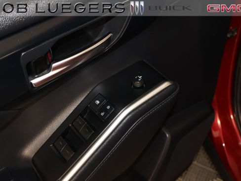 Used 2021 Toyota Highlander XSE AWD/4WD image 8