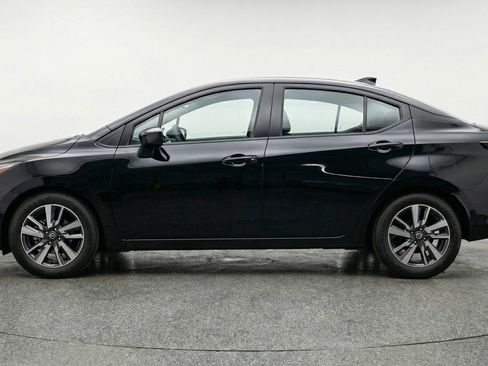 Used 2025 Nissan Versa SV image 5