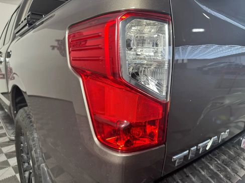 Used 2017 Nissan Titan SL image 29