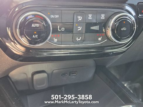 Used 2025 Chevrolet Trax LT w/ Driver Confidence Package FWD image 19
