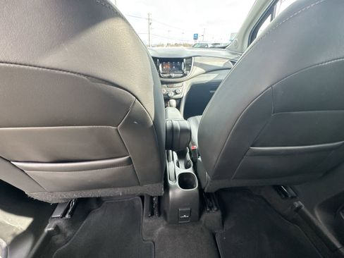 Used 2022 Chevrolet Trax LT w/ Sport Edition image 22